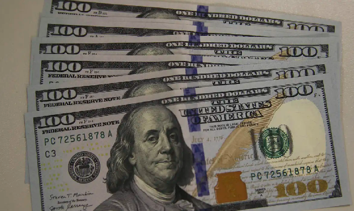 Dólar fecha a R$ 6,09 após bater em R$ 6,20 durante a tarde